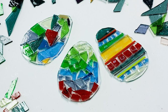 Seasonal Glass Decor Workshop - What happens during the one-hour glass class
