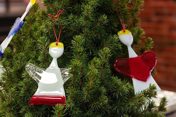 Seasonal Glass Decor Workshop - Anna’s patient teaching style
