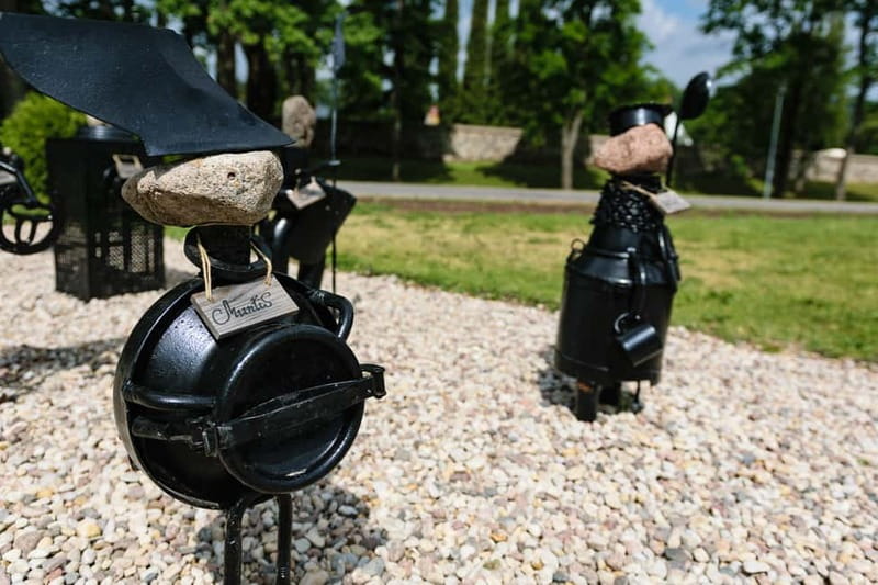 Sigulda Day Tour - Castle Ruins, Gūtmaņala Grotto, & More - Turaida Museum Reserve rewards careful attention