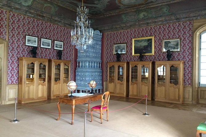 Tour from Riga to Vilnius: Bauska Castle, Rundale Palace and The Hill of Crosses - Rundale Palace, Latvia’s grand Baroque centerpiece