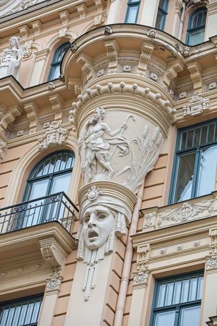 Walking Tour of Riga's Beautiful Art Nouveau Architecture - Language, pickup, and small practical details